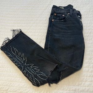 501 Levi’s black jeans